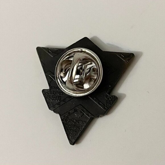 Vtg Calgary Canada Pin Crazy Canuck - Picture 4 of 9